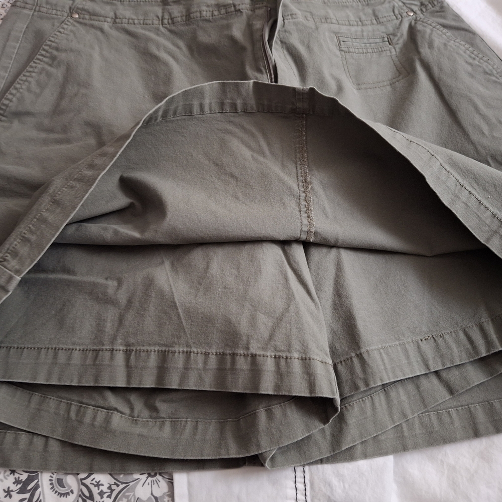 Dockers Women's Sage Cargo Shorts